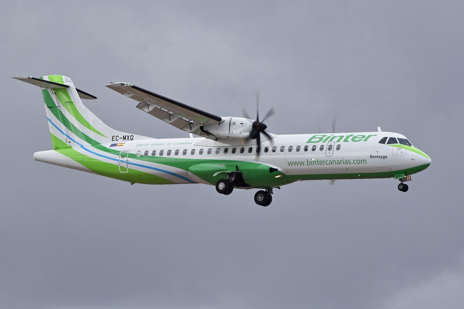 ATR 72 flown by Summit Helicopters