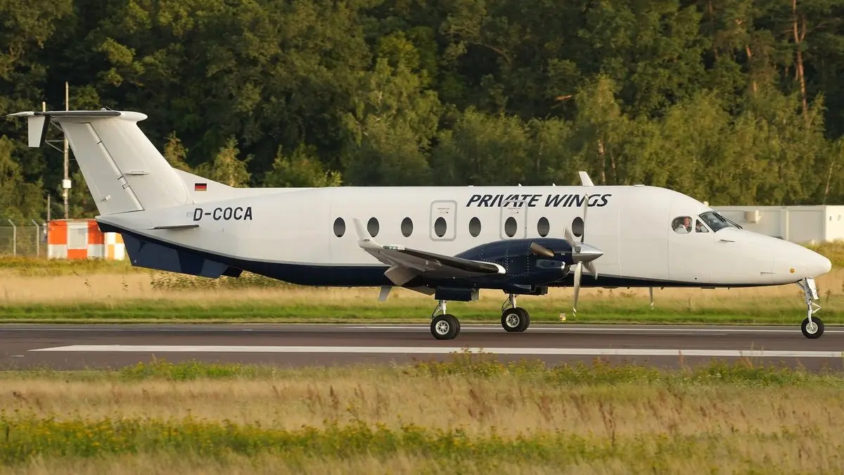 Beechcraft 1900 photo 3