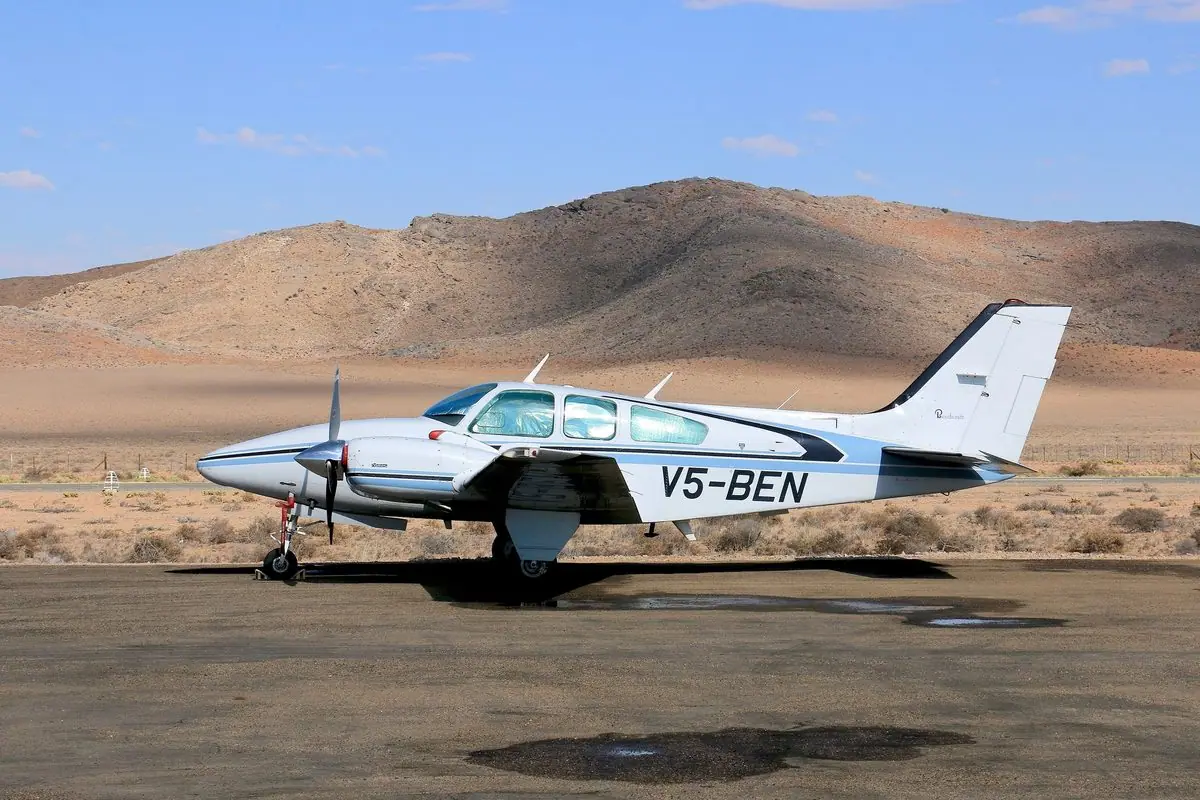 Beechcraft Baron photo 2