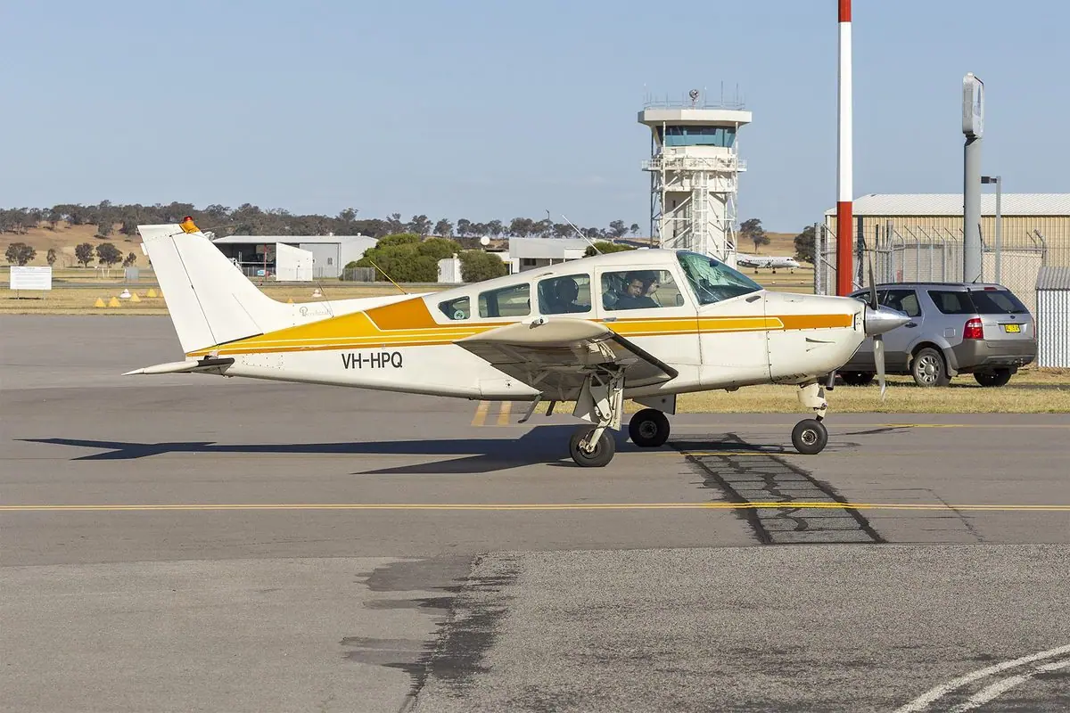 Beechcraft Musketeer / Sierra photo 2