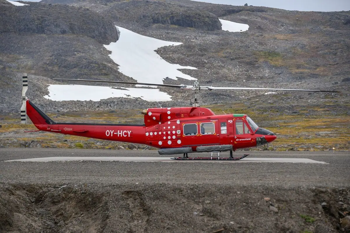 Bell 212 photo 2