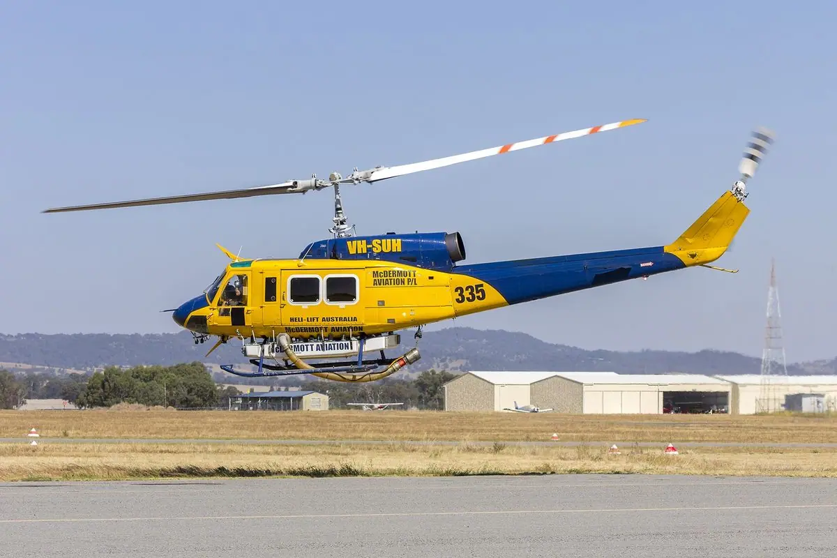 Bell 214 photo 3