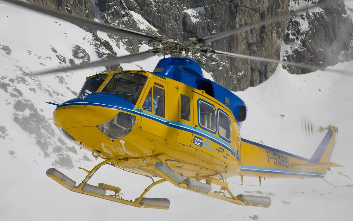Bell 412 photo 2