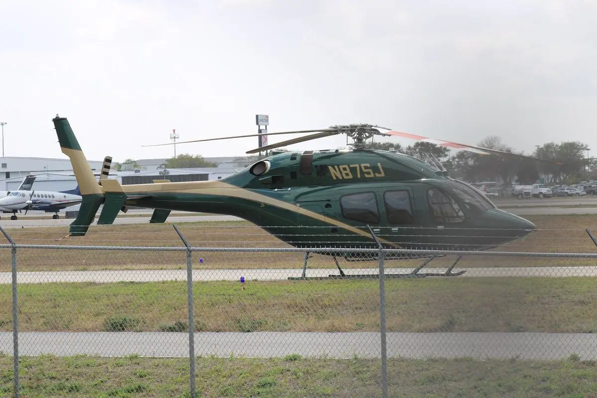 Bell 429 photo 3