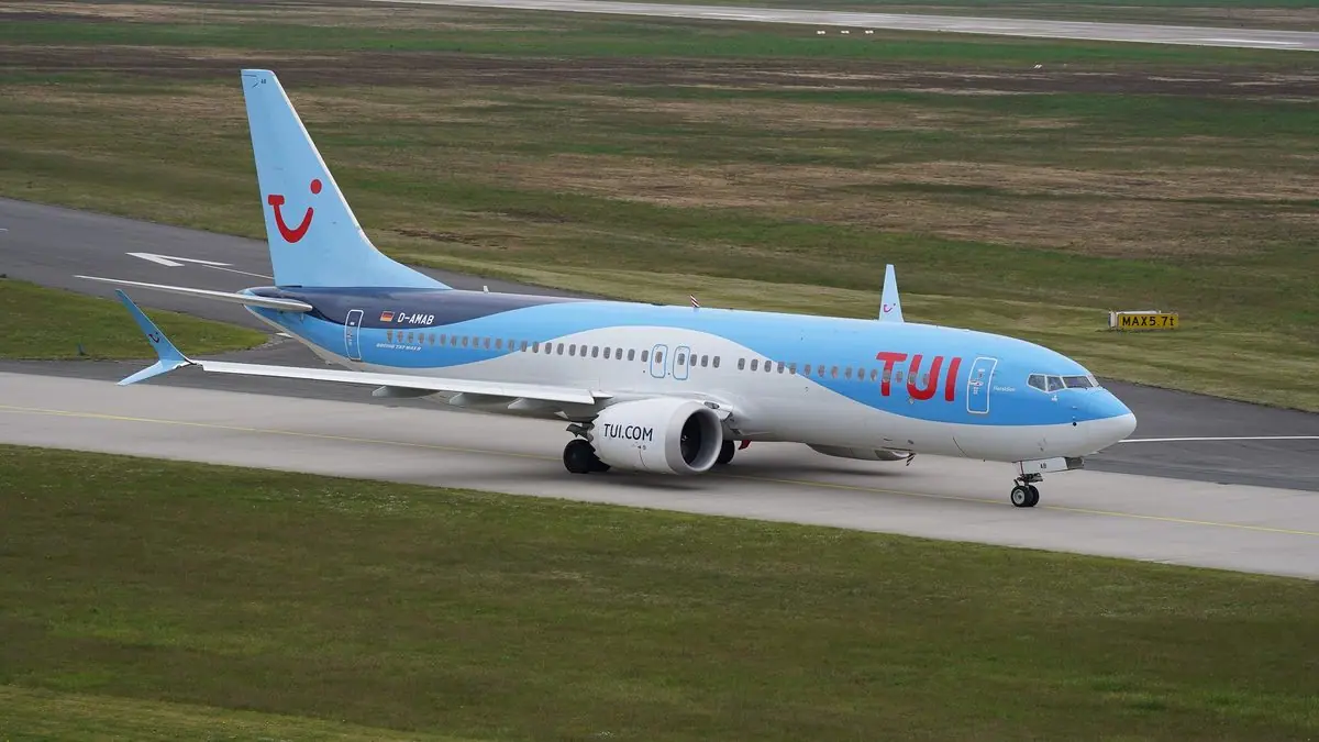 Boeing 737 MAX photo 3
