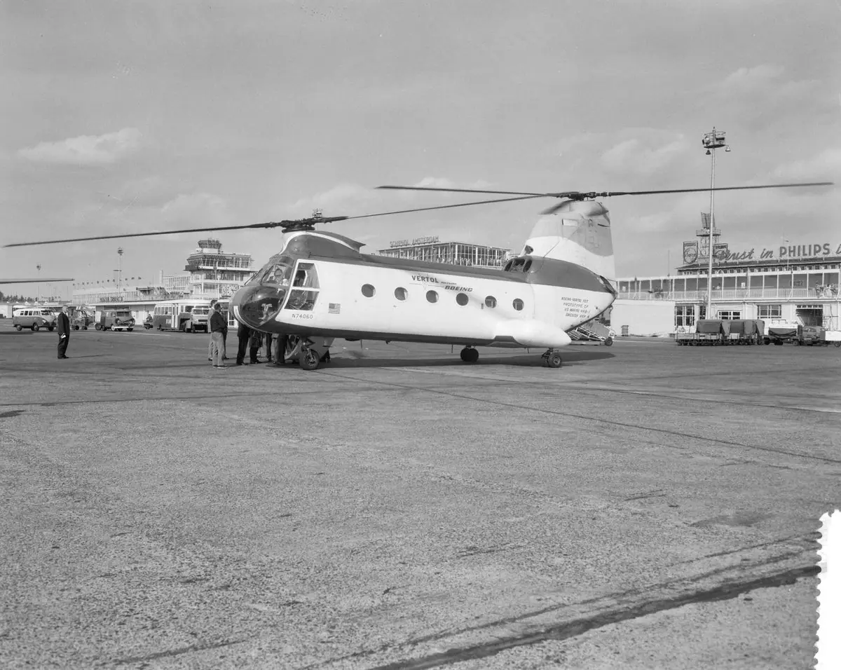 Boeing Vertol 107 photo 2