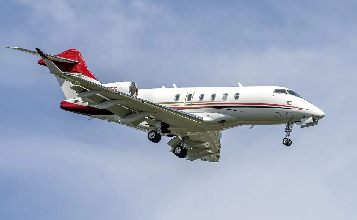 Bombardier Challenger 300 / 350 / 3500 photo 3