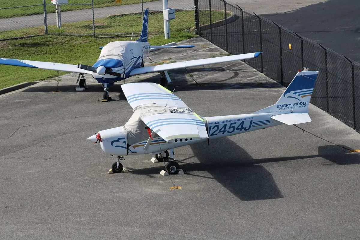 Cessna 150 photo 3
