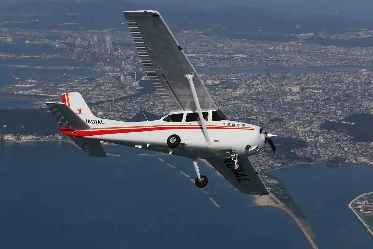 Cessna 172 Skyhawk photo 3