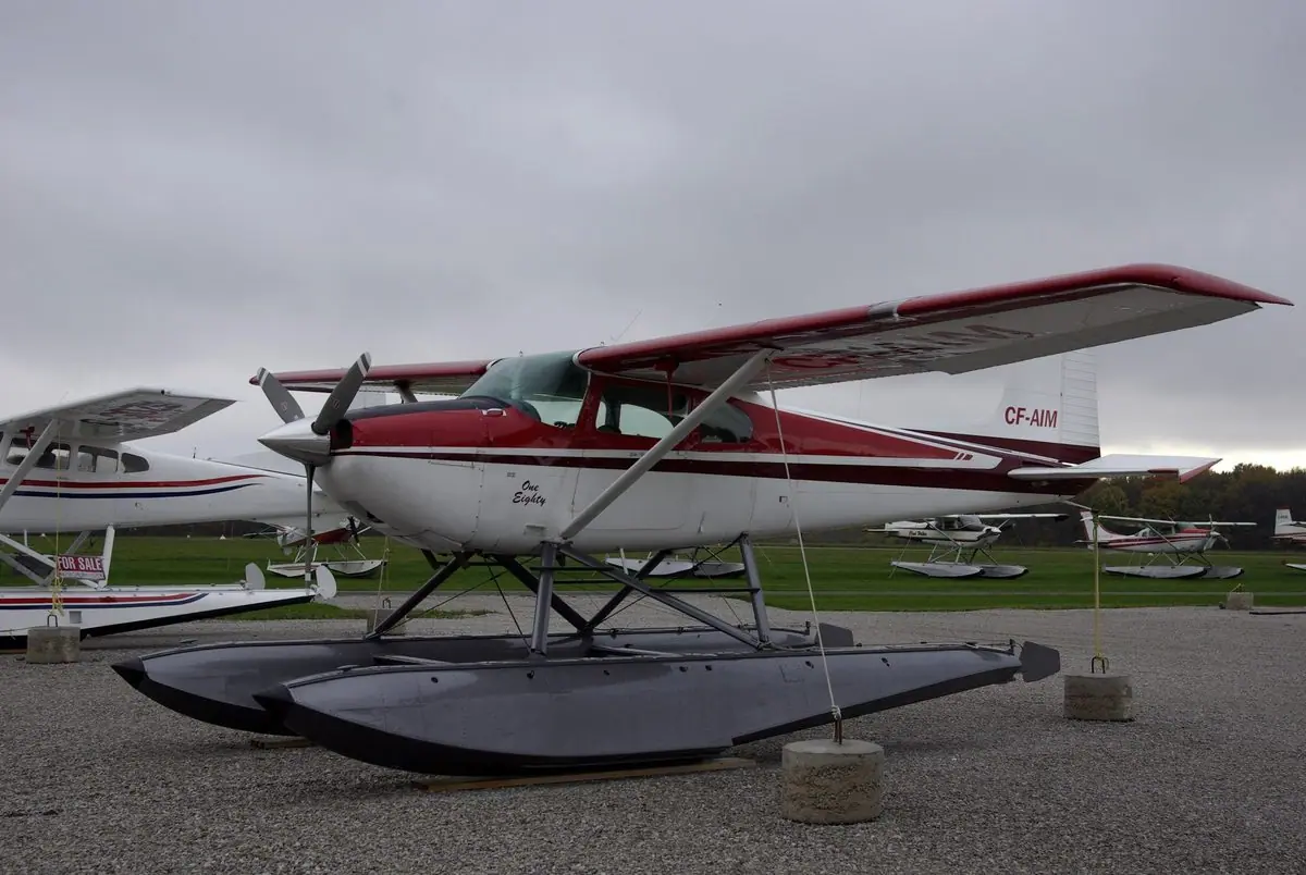 Cessna 180 Skywagon photo 3