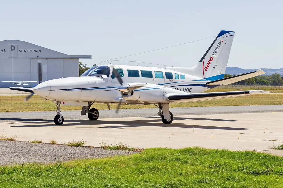 Cessna 404 Titan photo 2