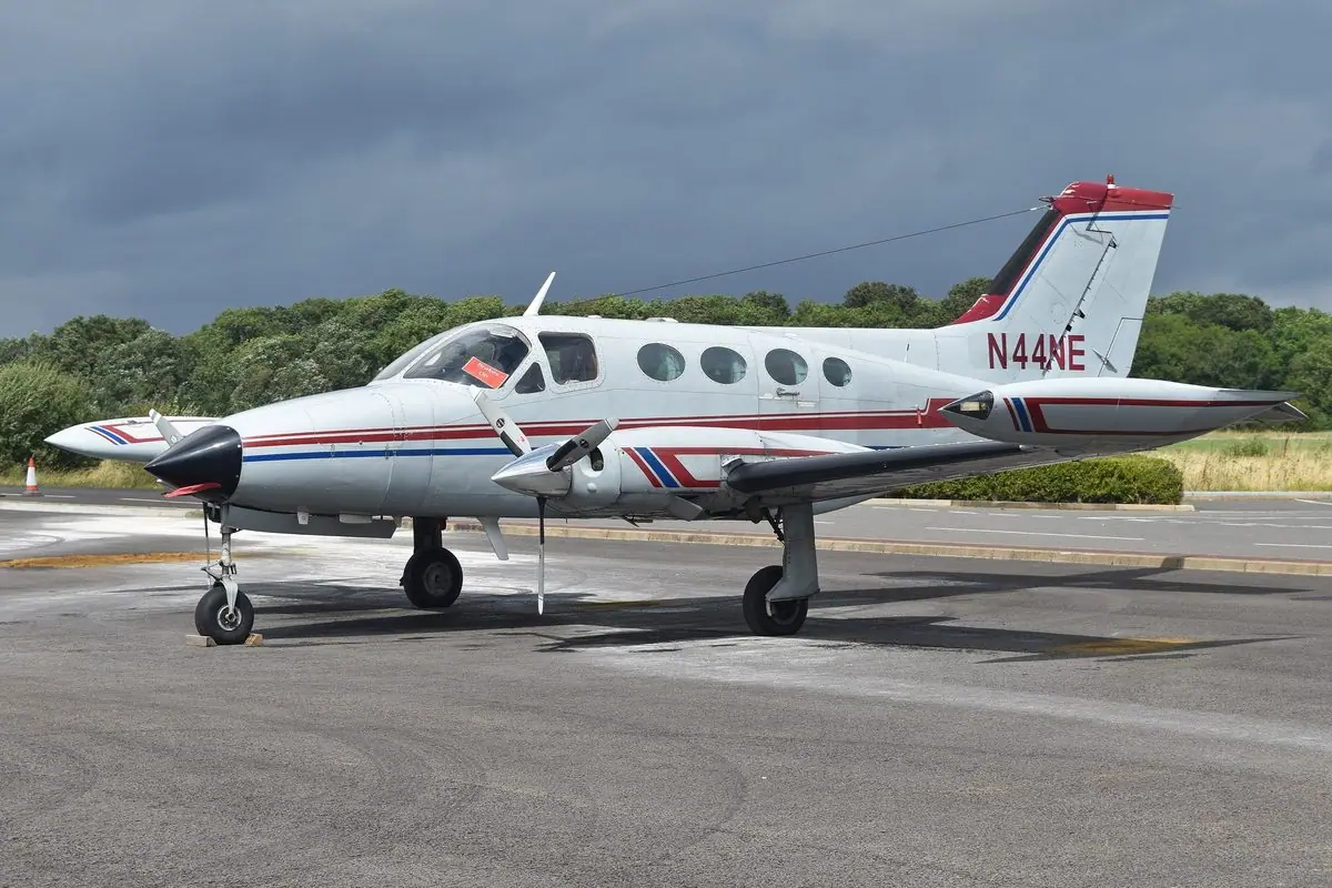 Cessna 414 Chancellor photo 2