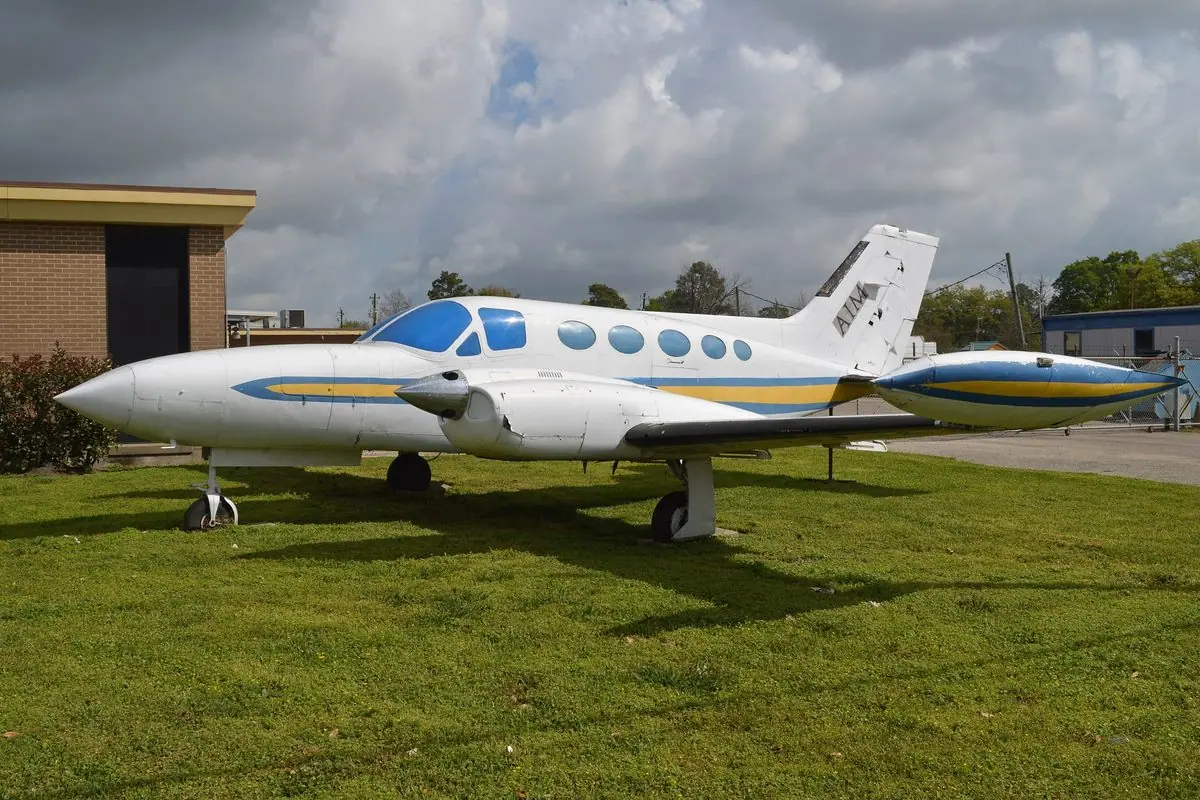 Cessna 421 Golden Eagle photo 2