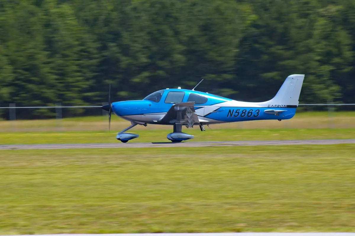 Cirrus SR20 / SR22 photo 3