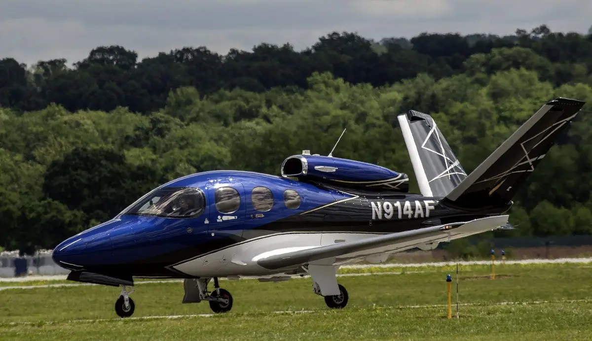Cirrus Vision Jet SF50 photo 2