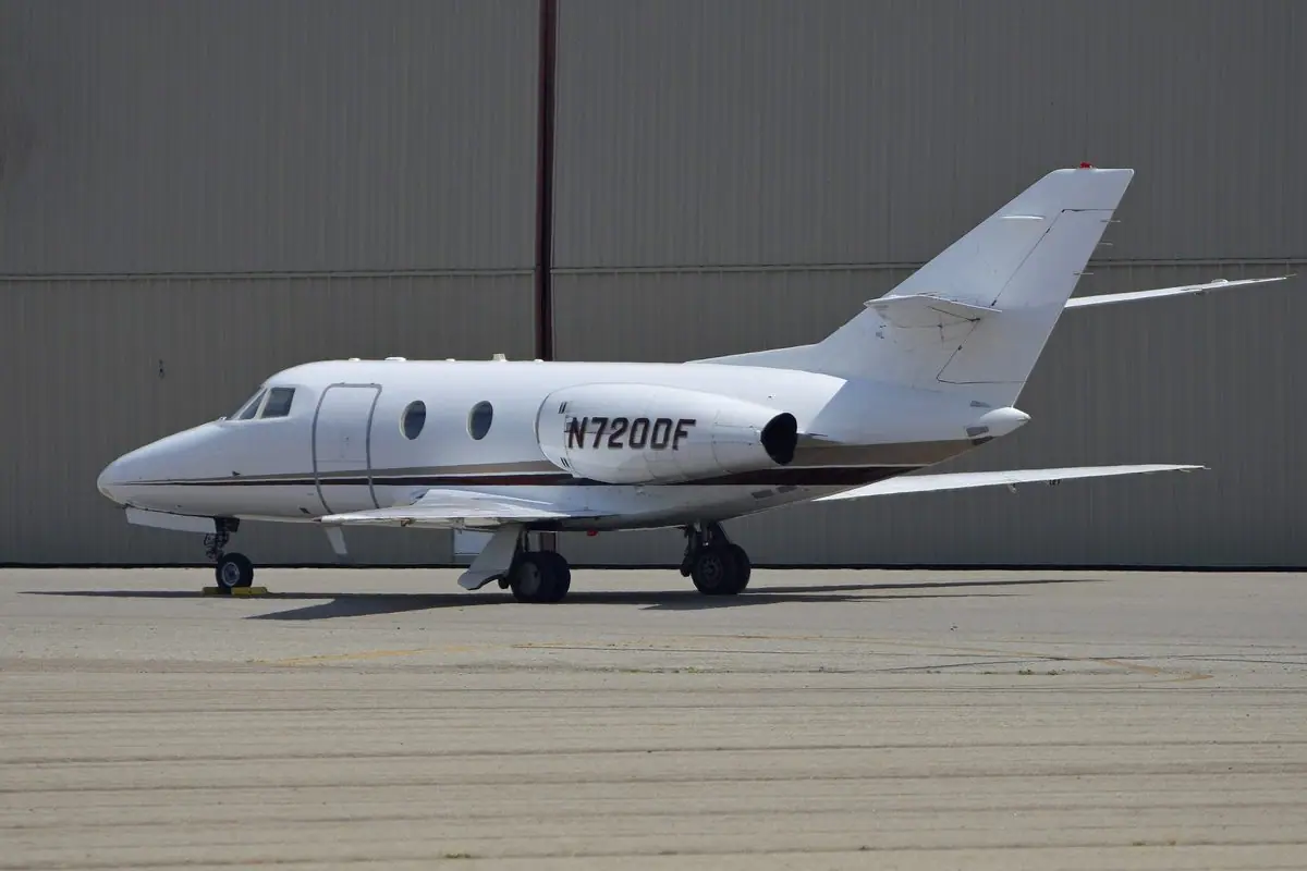 Dassault Falcon 10 photo 3