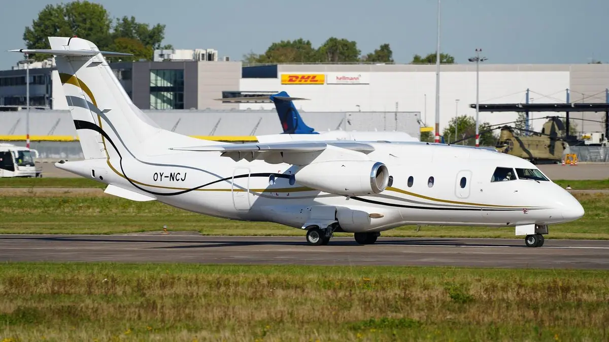 Dornier 328 photo 2