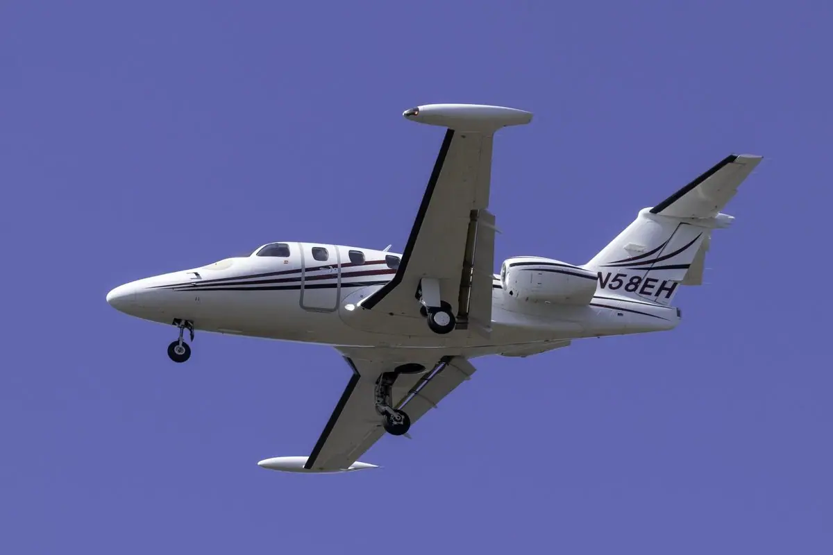 Eclipse 500 photo 3