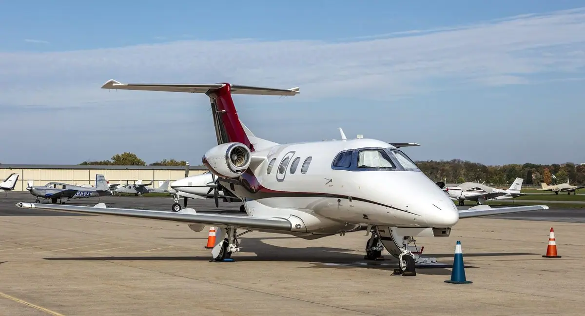 Embraer Phenom 100 photo 3
