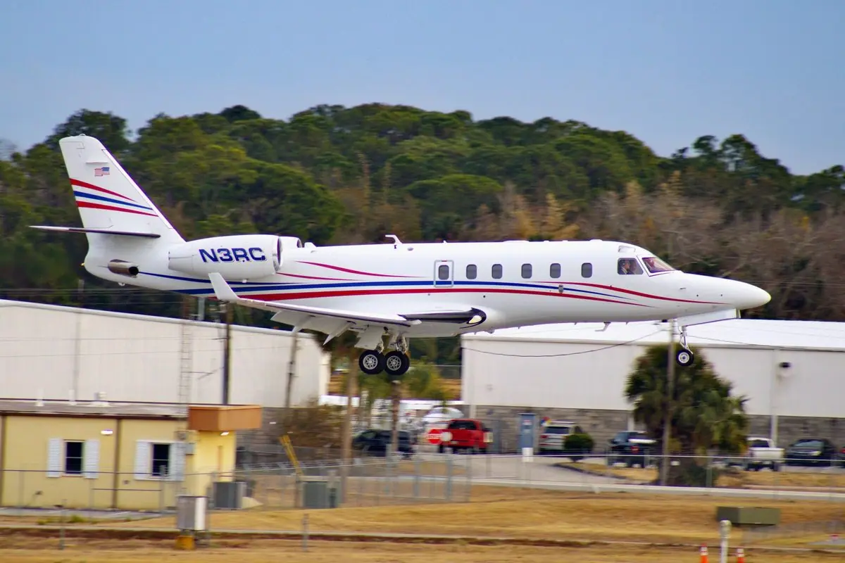 Gulfstream G100 / IAI Astra photo 2