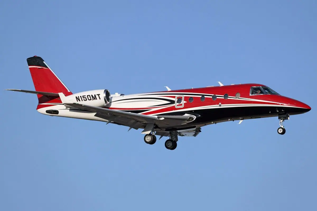 Gulfstream G150 photo 3