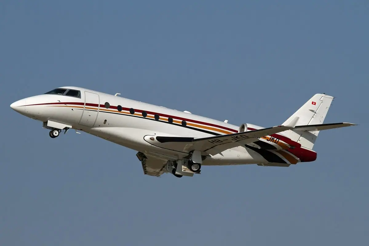 Gulfstream G200 photo 3