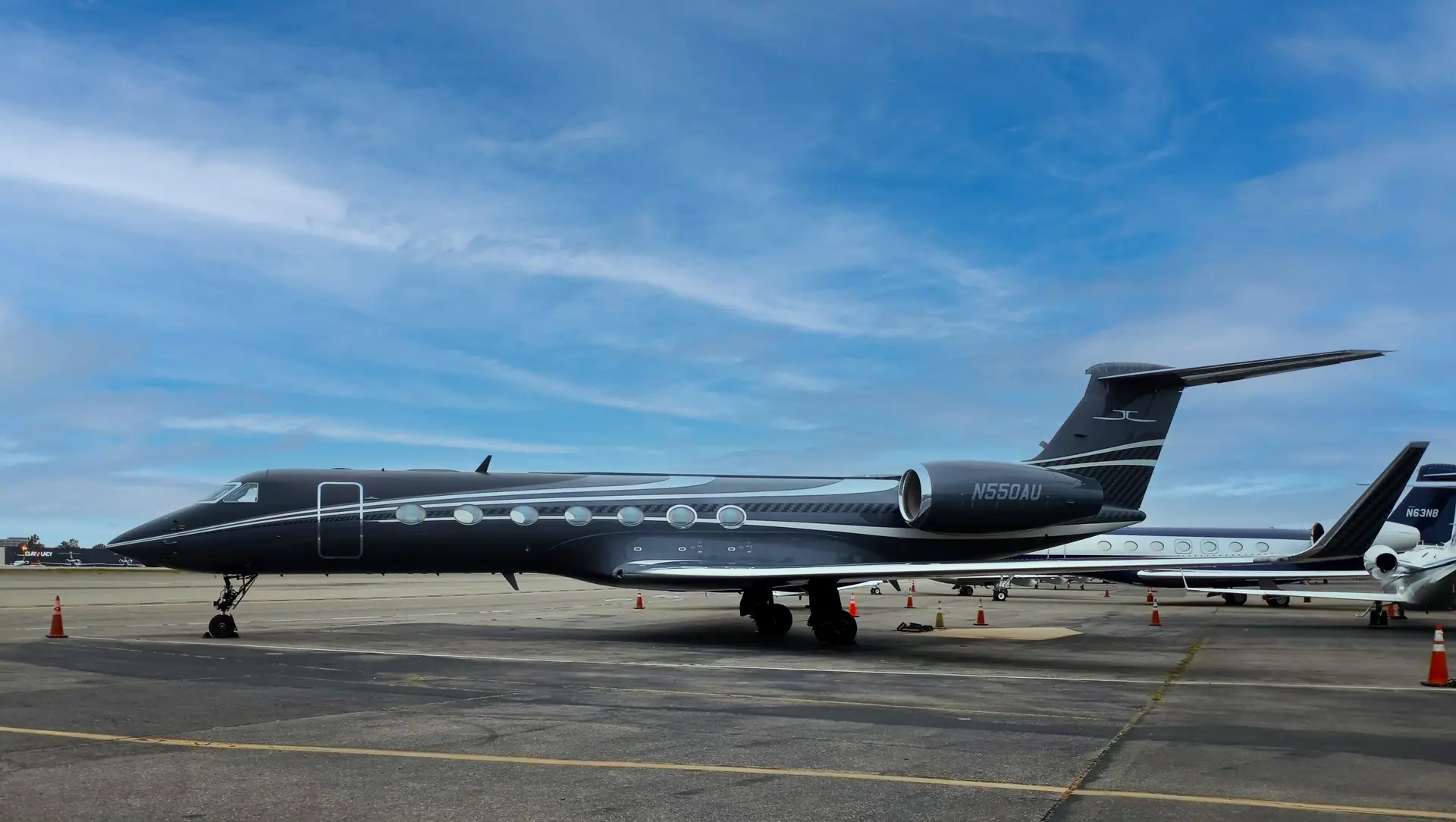Gulfstream G550 photo 3