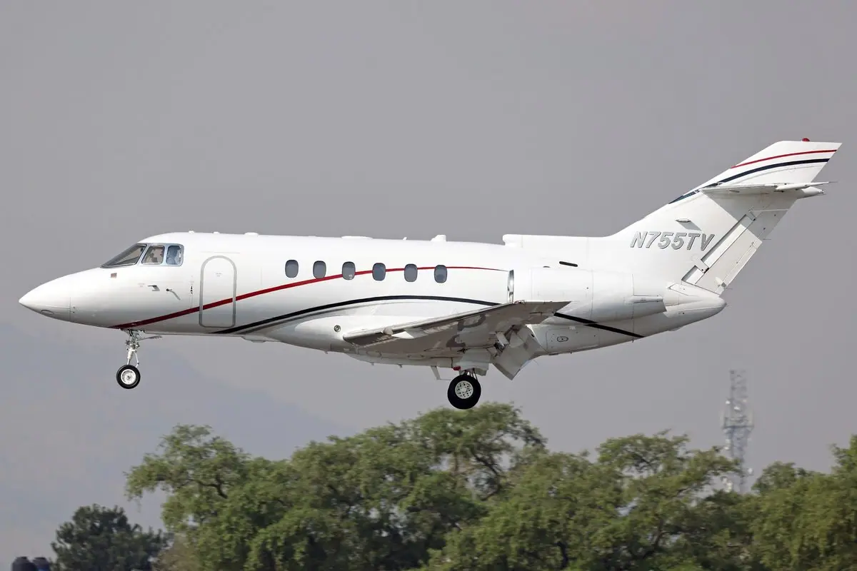 Hawker 750 photo 2