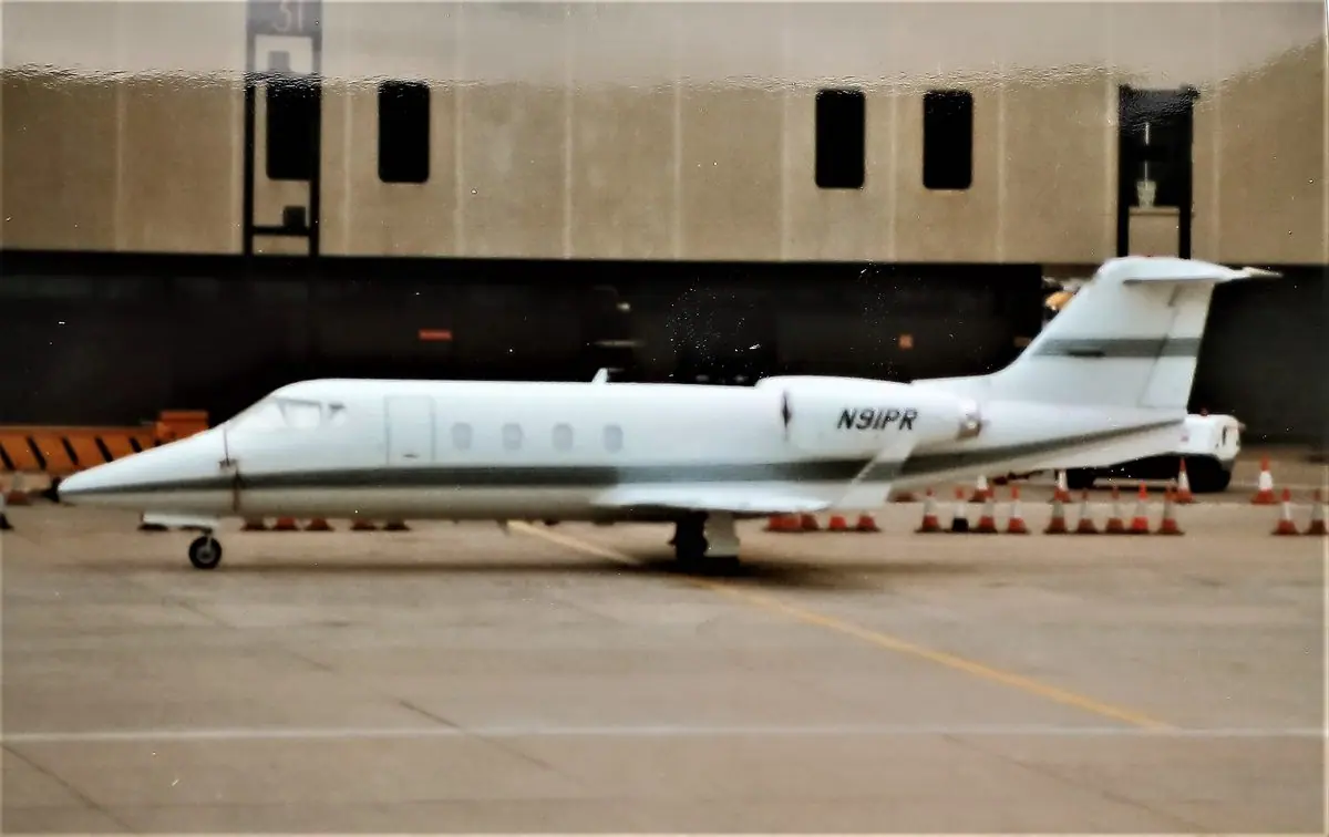 Learjet 55 photo 3
