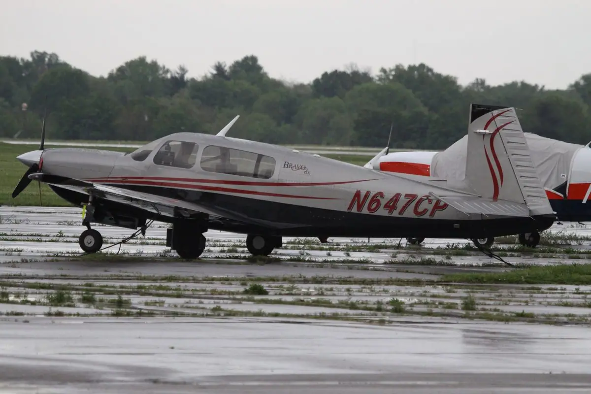 Mooney M20 photo 2