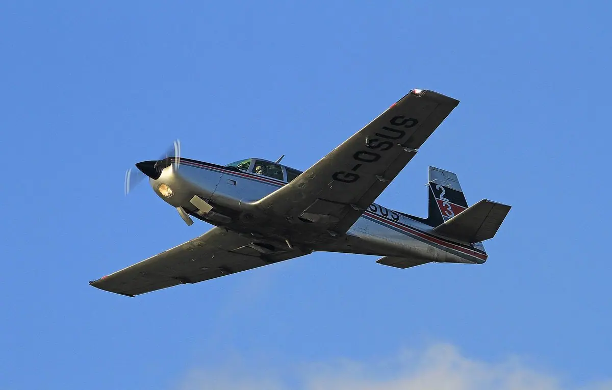 Mooney M20 photo 3
