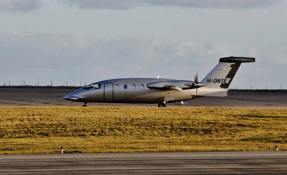 Piaggio P.180 Avanti photo 2
