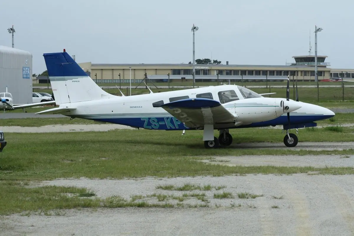 Piper Seneca photo 2