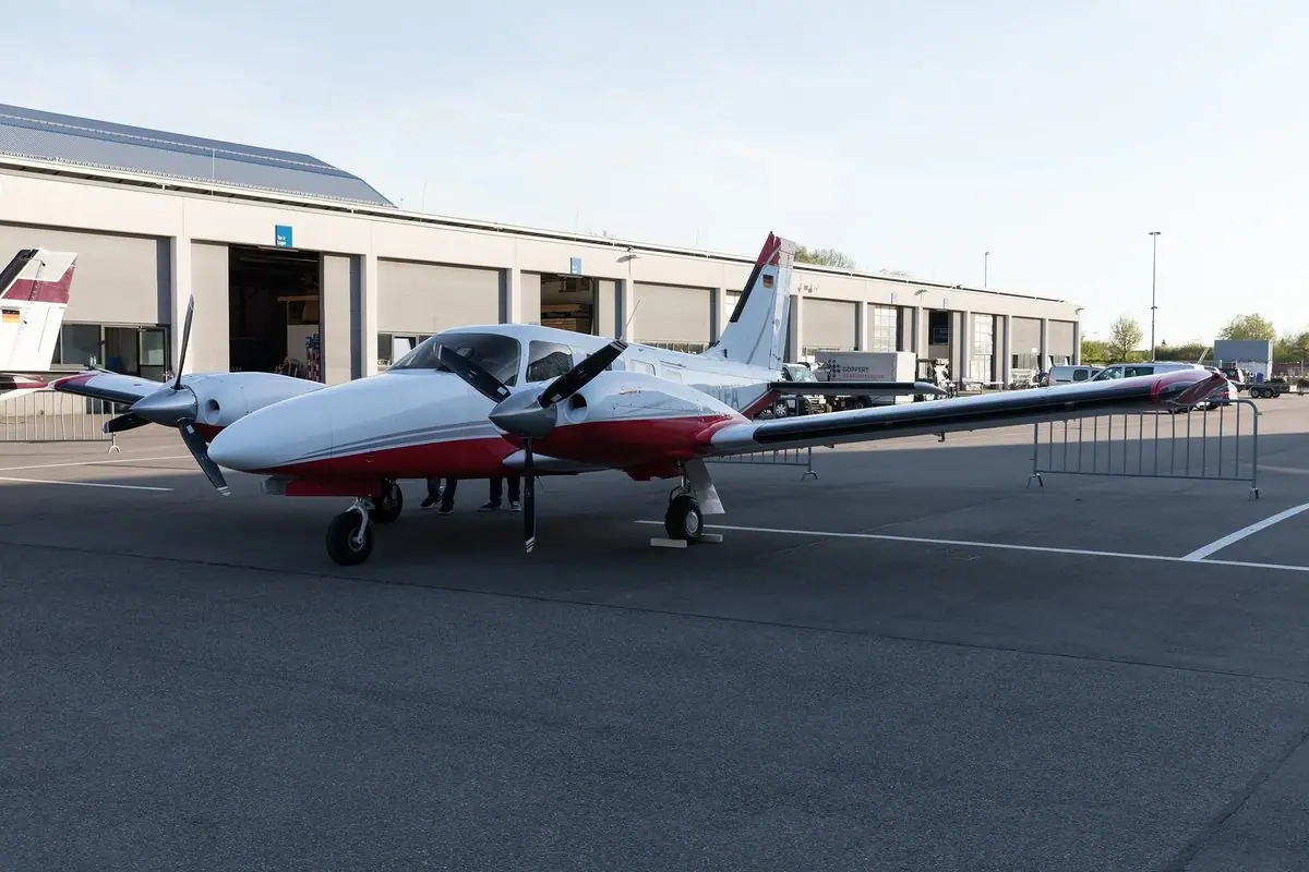 Piper Seneca photo 3