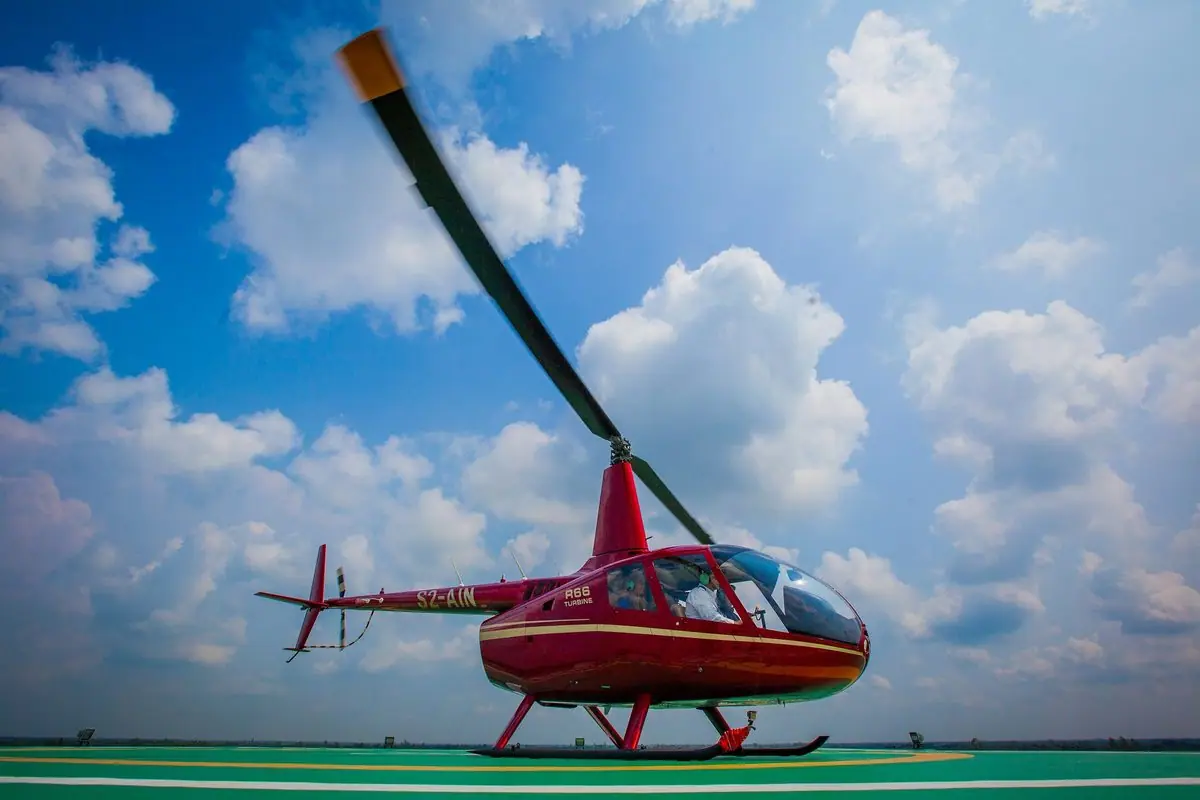 Robinson R66 photo 3