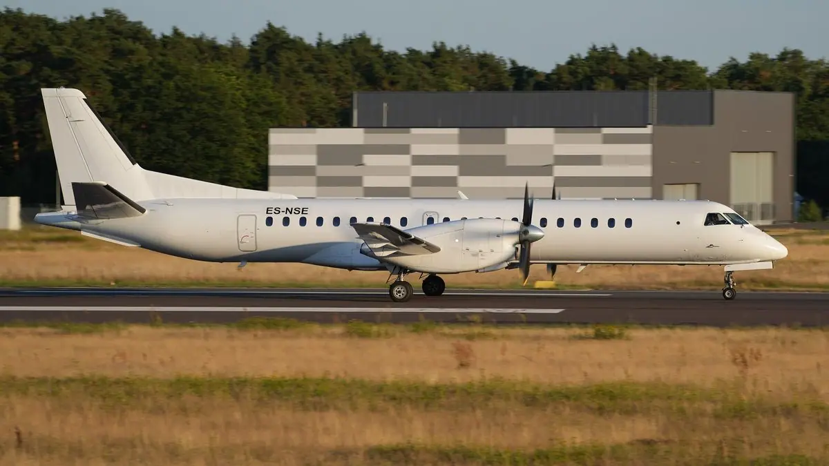 Saab 2000 photo 2