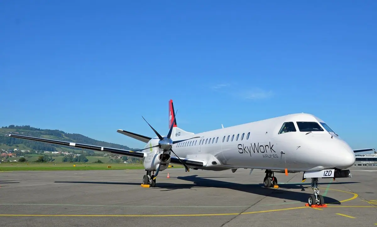 Saab 2000 photo 3