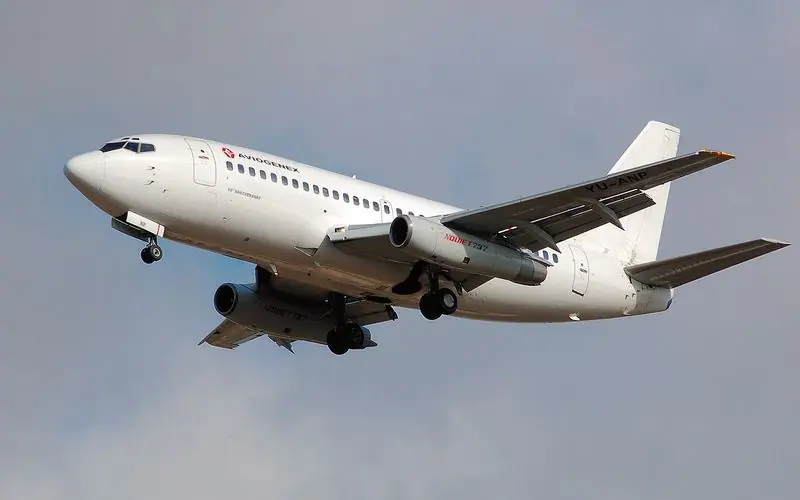 Boeing 737-200 airliner