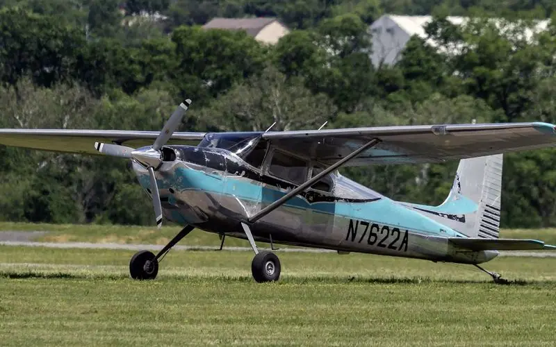 Cessna 180 Skywagon private jet