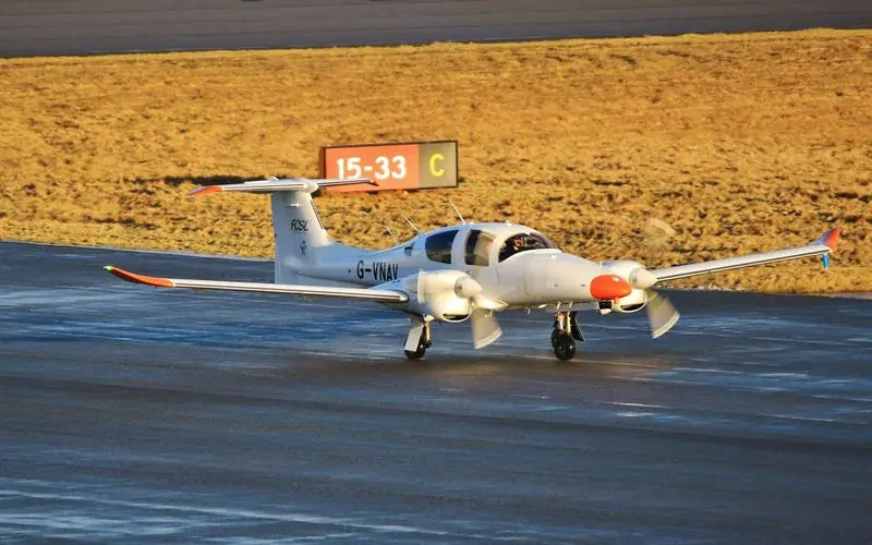 Diamond DA42 private jet