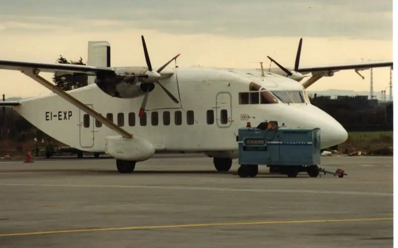 Shorts 330 airliner
